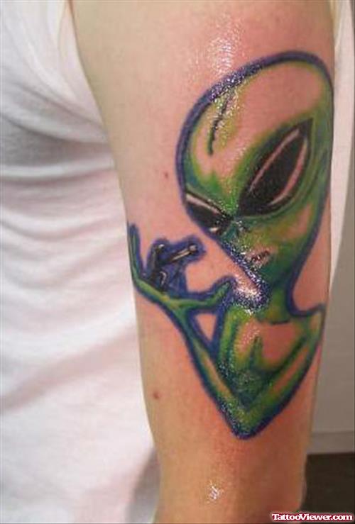 Green Ink Nice Alien Tattoo On Left Bicep