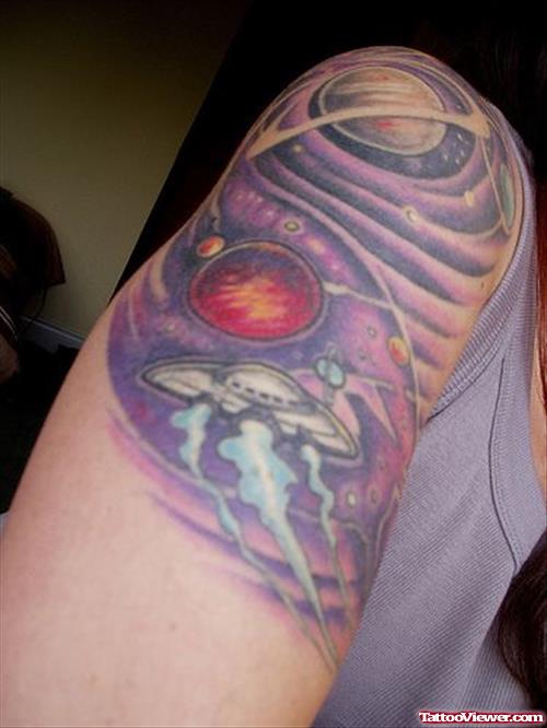 Alien Tattoo On Man Right Half Sleeve