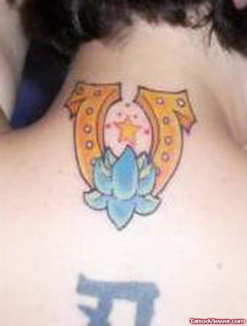 Blue Lotus And Horseshoe Animated Tattoo On Upperback