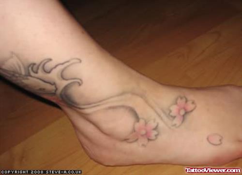 Flowers Design On Ankle