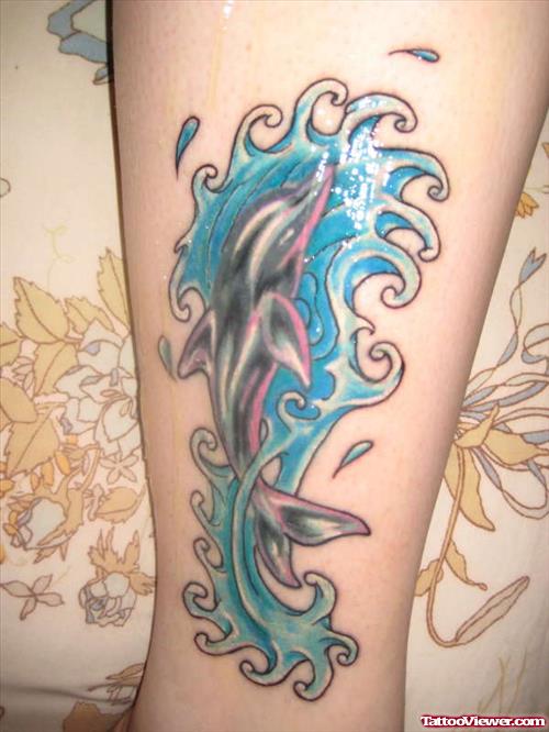 Beautiful Aqua Tattoo On Leg