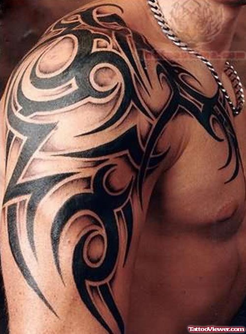 Best Black Ink Tribal Tattoo On Right Arm
