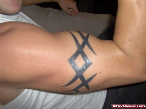 Black Ink Tribal Armband Tattoo On Right Bicep