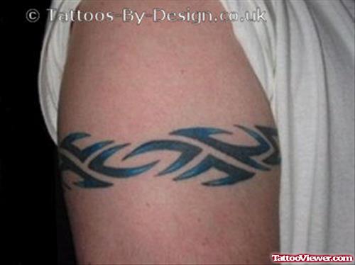 Stylih Tribal Armband Tattoo