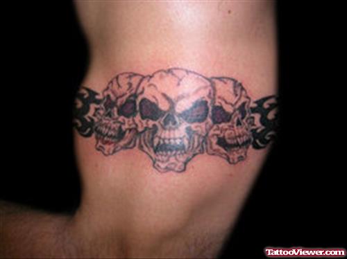 Grey Ink Skulls Armband Tattoos