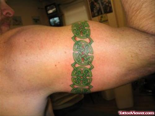 Green Ink Celtic Armband Tattoo For Men