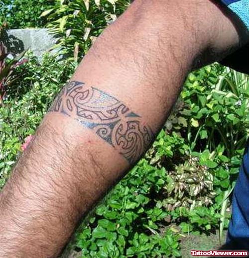Amazing Tribal Armband Tattoo