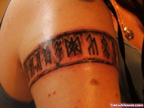 Armband Tattoo On Girl Right Sleeve