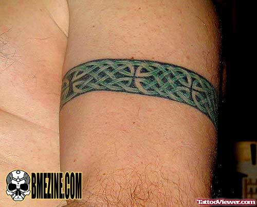 Green Ink Celtic Armband Tattoo