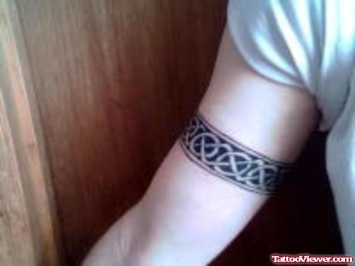 Beautiful Armband Tattoo