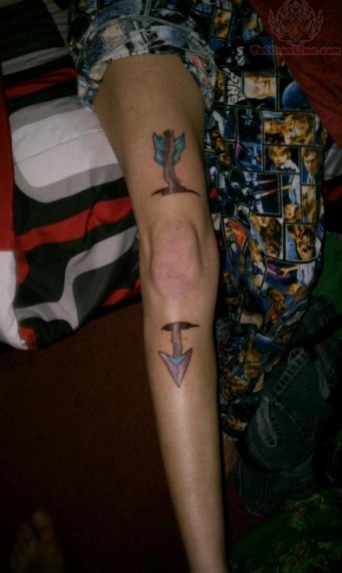 Large Arrow tattoo On Knee