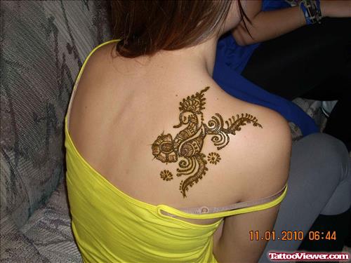 Awesome Henna Back Tattoo For Girls