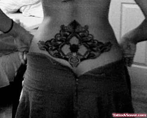 Elegant Back Tattoo For Girls