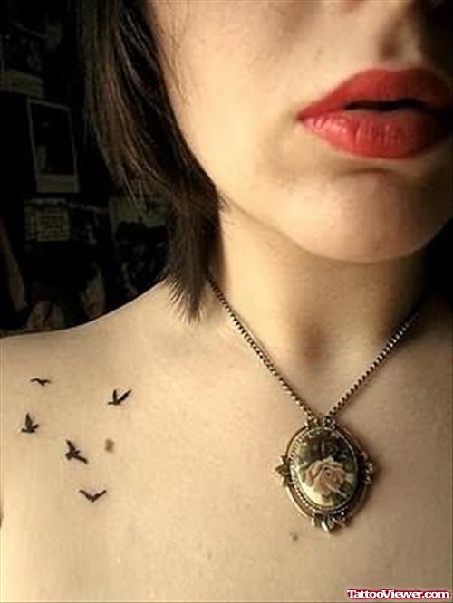 Extreme Bird Tattoo On Shoulder