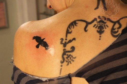 Back Shoulder Flying Crow Tattoo
