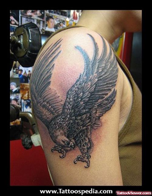 Right Shoulder Eagle Tattoo For Men