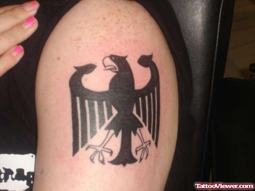 Black Ink Eagle Tattoo On Girl Left Shoulder