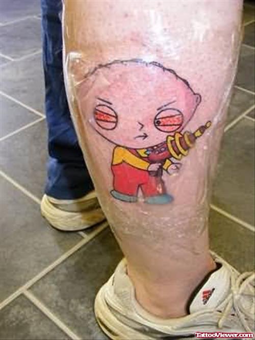 Family Crest Guy Tattoo On Leg