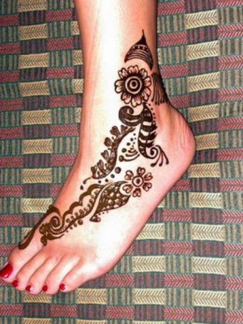 Attractive Henna Feet Tattoo For Girls