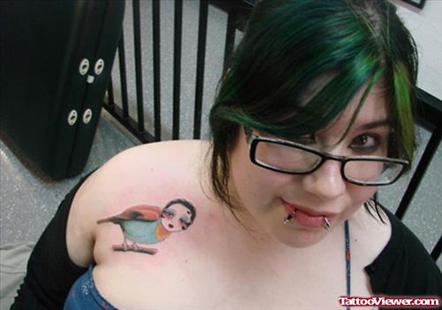 Feminine Bird Tattoo On Collarbone