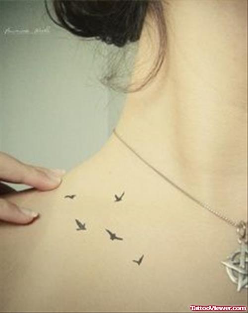 Flying Birds Feminine Tattoo On Collarbone
