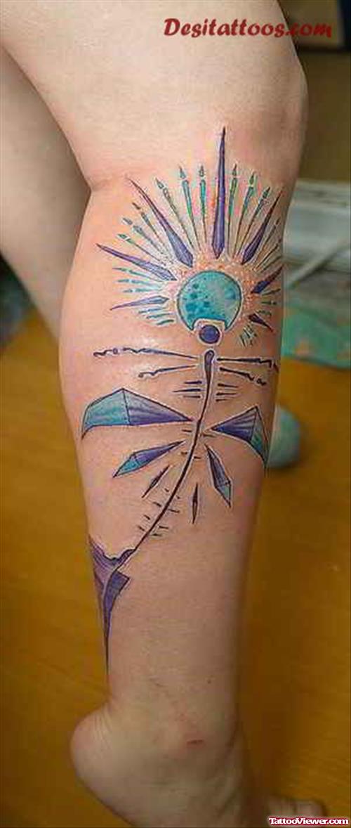 Feminine Tattoo On Right Leg