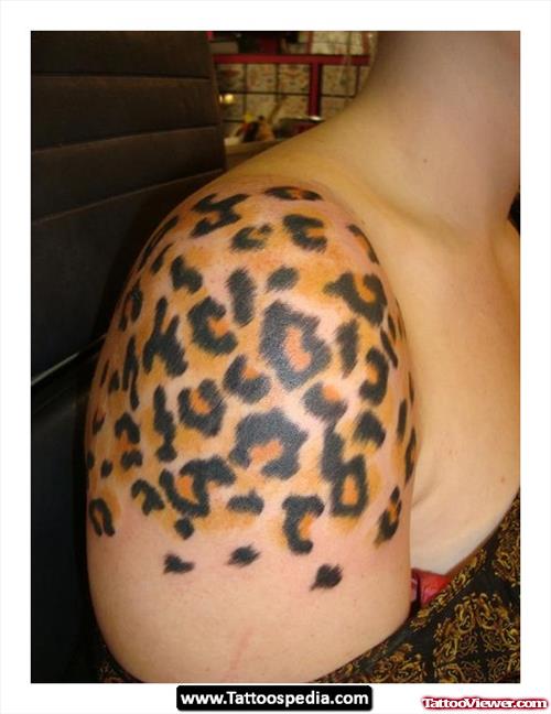 Leopard Prints Feminine Tattoo On Shoulder