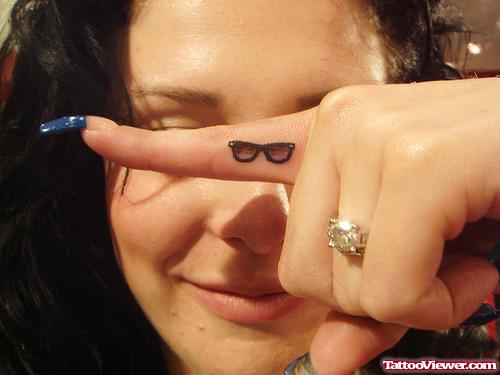 Spects Finger Tattoo For Girls