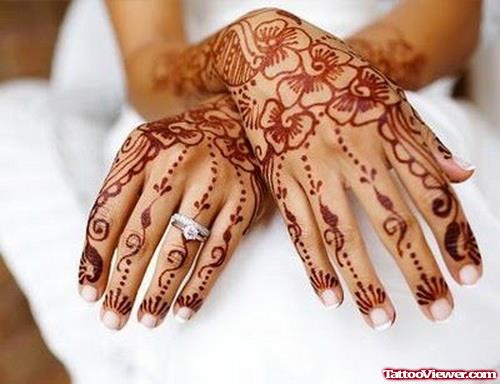 Colored Henna Finger Tattoos