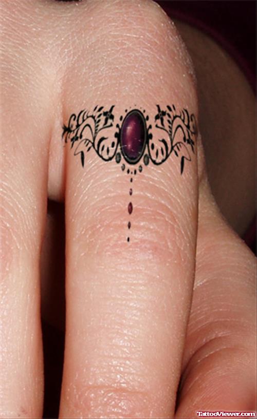 Awesome Color Finger Ring Tattoo