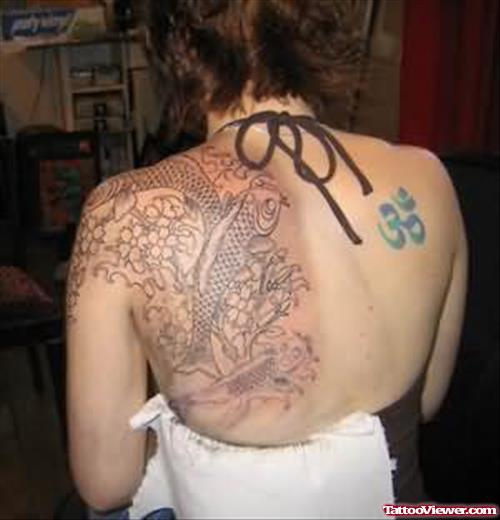 Popular Flowers And Fish Tattoo On Back