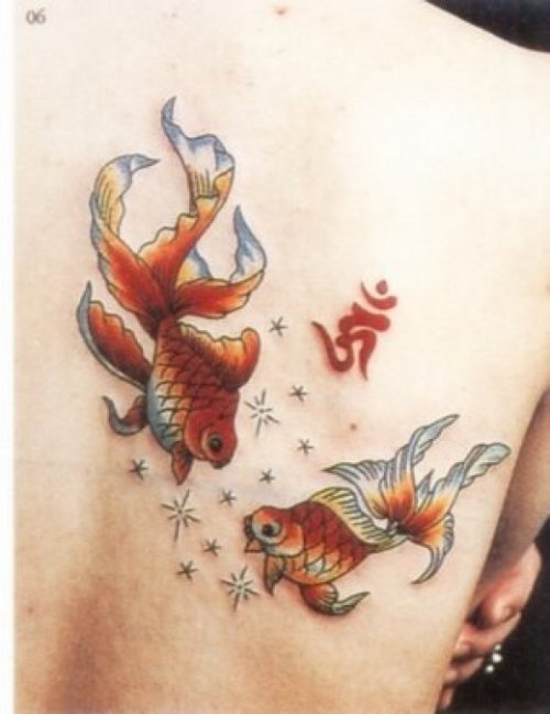 Om Symbol and Color Fish Tattoo On Right Back Shoulder