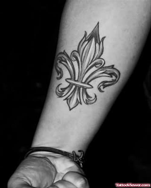 Fleur De Lis Tattoo On Wrist