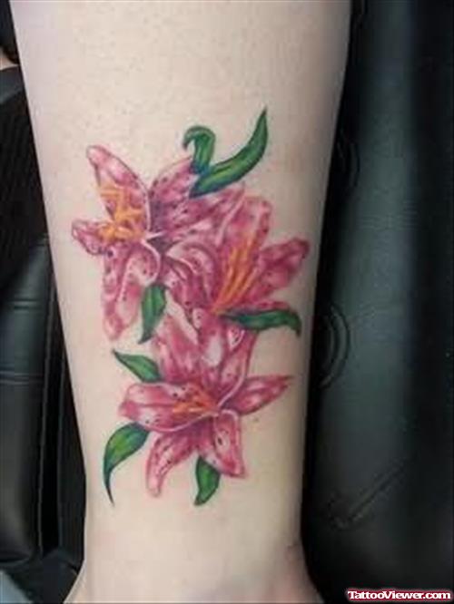 Beautiful Lily Tattoo On Leg