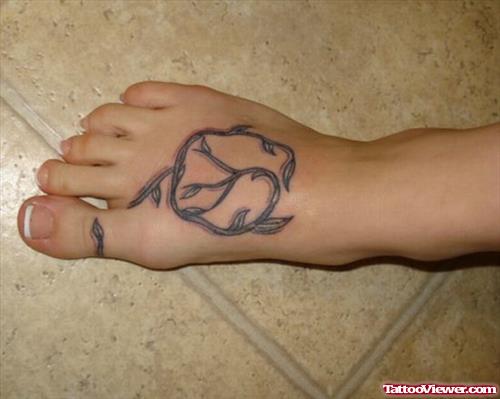 Grey Ink Leaves Tattoos On Right Foot
