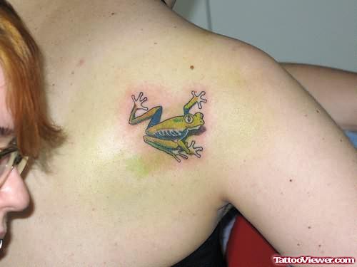 Frog Tattoo On Girls Shoulder