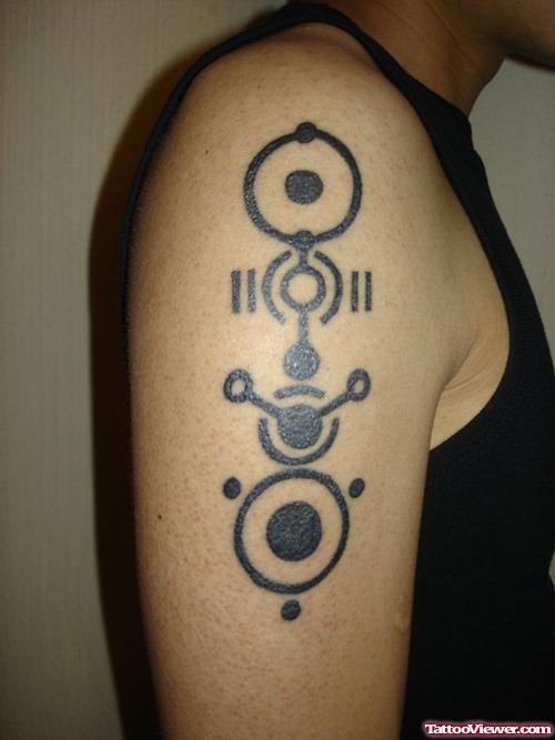 Black Ink Geek Tattoo On Man Right Half Sleeve