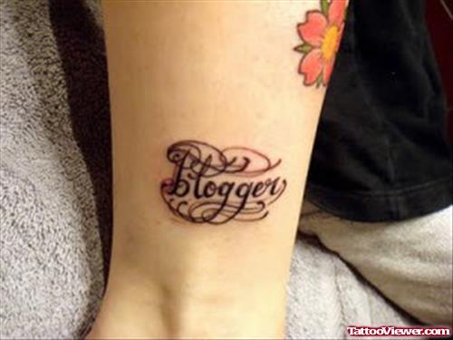 Blogger Geek Tattoo On Leg