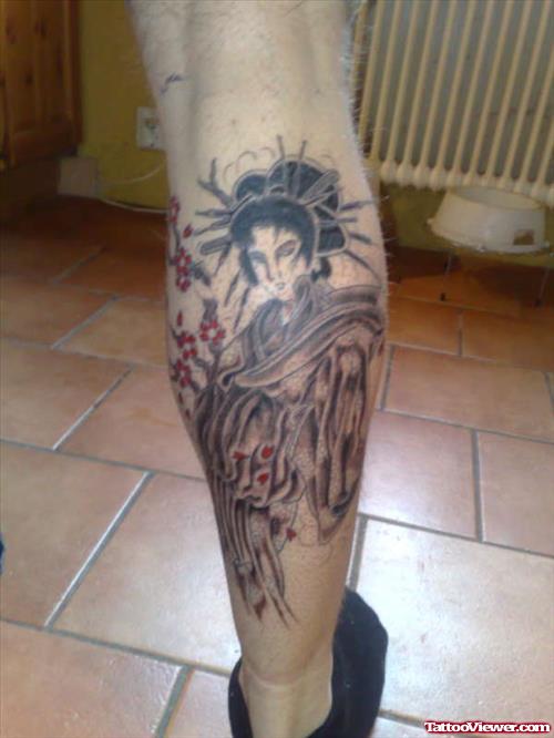 Grey Ink Geisha Tattoo On Right Back Leg