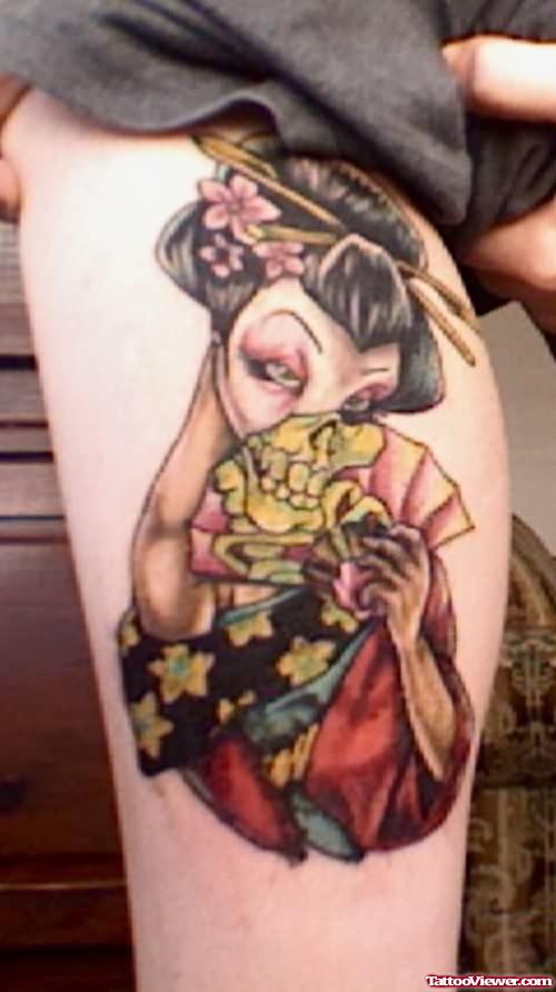 Geisha Large Tattoo On Back Leg