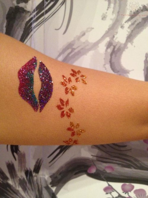Flowers And lip Print Glitter Tattoo