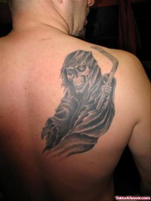 Black Ink Grim Reaper Tattoo On Right Back Shoulder