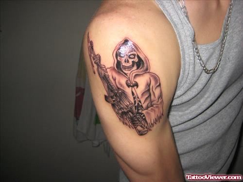 Great Grey Ink Grim Reaper Tattoo On Right Shoulder