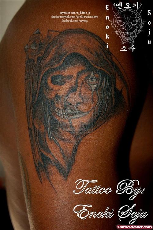 Extreme Grey Ink Grim Reaper Tattoo On Right Shoulder