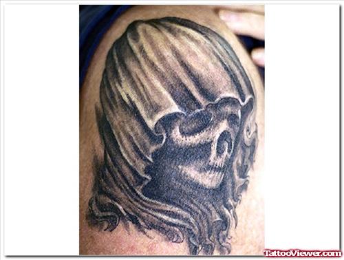 Cool Grey Ink Grim Reaper Tattoo On Right Shoulder