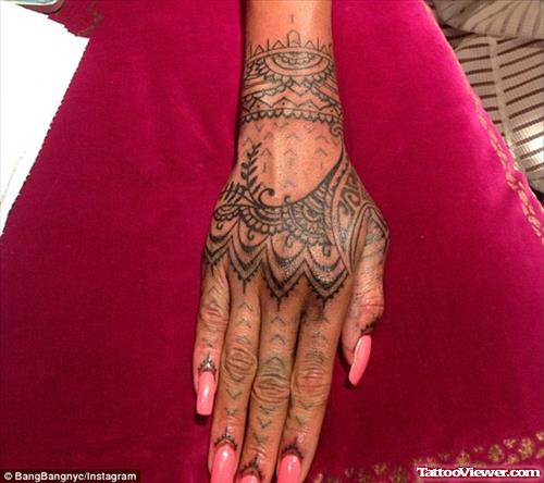 Black Ink Henna Hand Tattoo For Girls