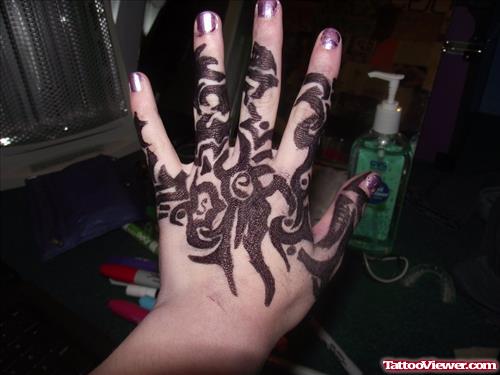 Amazing Tribal Hand Tattoo
