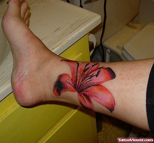Large Hawaiian Flower Tattoo On Leg