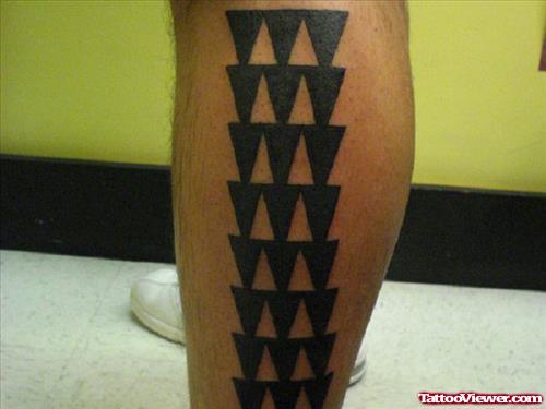 Black Ink Hawaiian Tattoo On Leg
