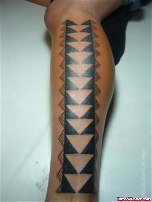 Black Tribal Hawaiian Tattoo On Leg